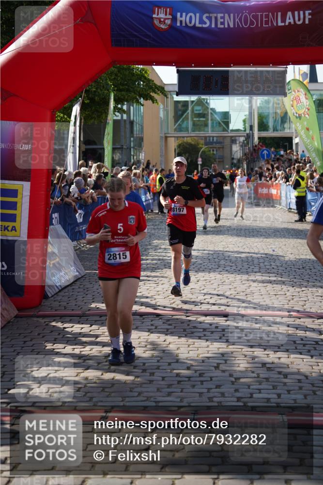 13.06.2025 - Holstenköstenlauf Felixshl http://msf.ph/oto/7932282 13.06.2025 18:01:33 Laufen 2288, 2425, 2815, 2894, 3023, 3197, 3585, 3711 meine-sportfotos.de