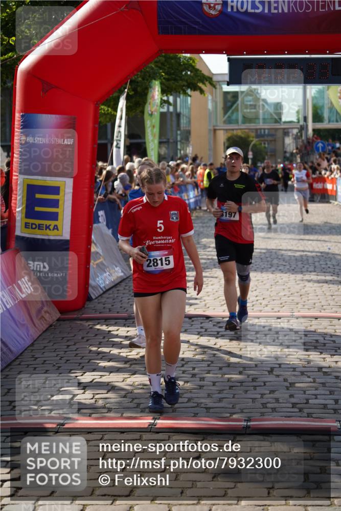 13.06.2025 - Holstenköstenlauf Felixshl http://msf.ph/oto/7932300 13.06.2025 18:01:34 Laufen 2288, 2425, 2815, 2894, 3023, 3197, 3585, 3711 meine-sportfotos.de