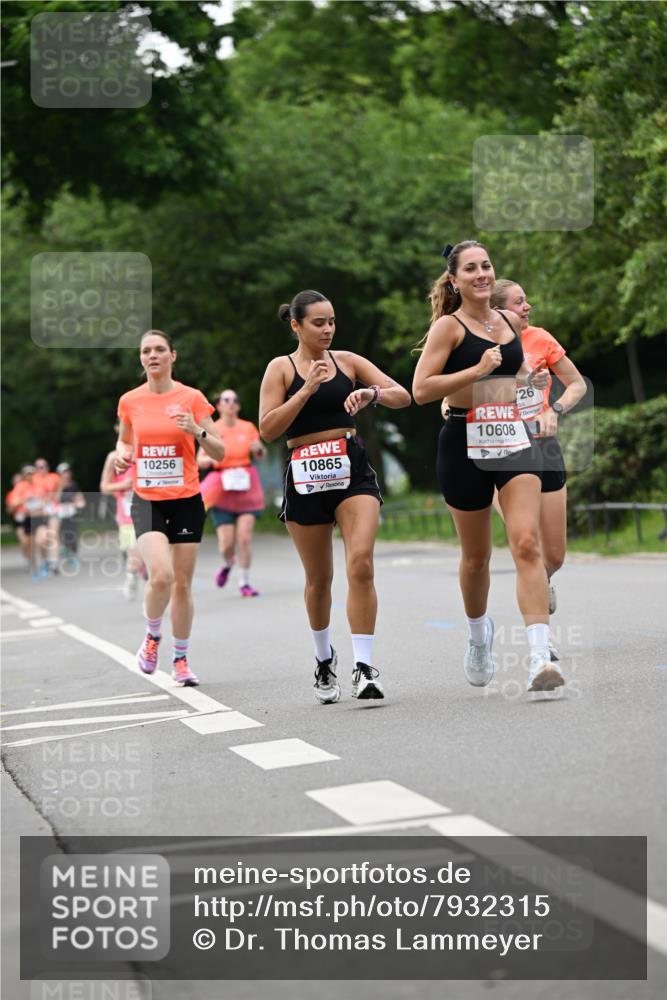 15.06.2025 - REWE Women's Run Dr. Thomas Lammeyer http://msf.ph/oto/7932315 15.06.2025 09:14:58 Laufen 10256, 10865, 10608, 26 meine-sportfotos.de