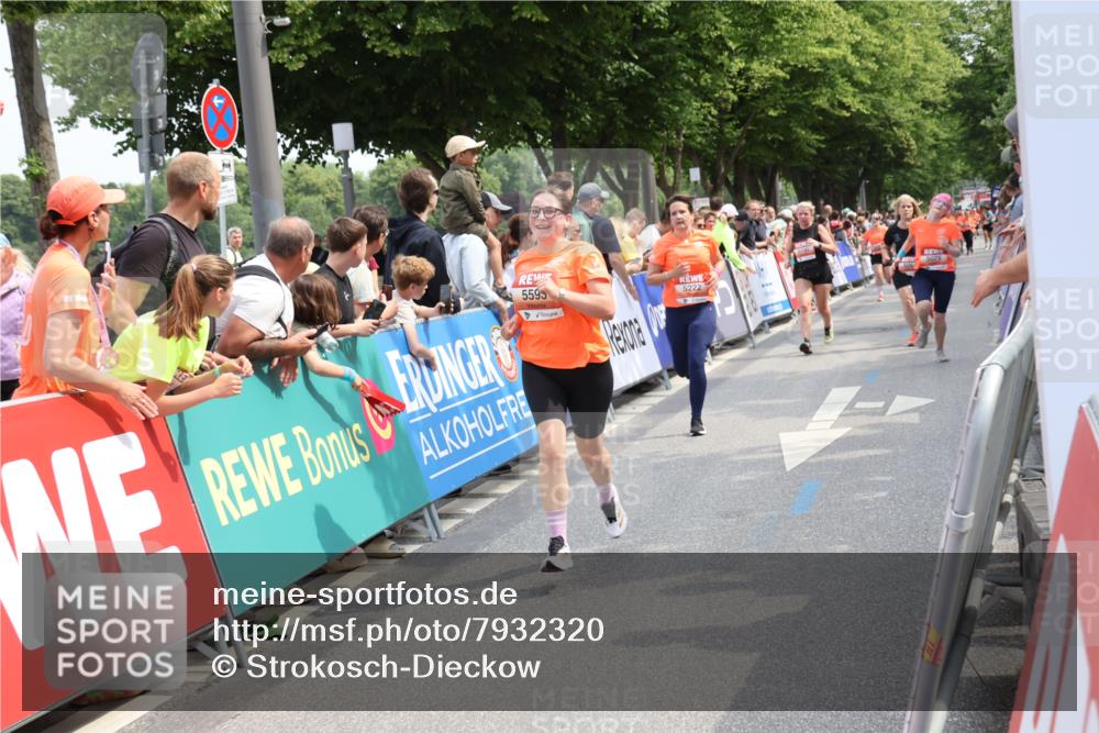 15.06.2025 - REWE Women's Run Strokosch-Dieckow http://msf.ph/oto/7932320 15.06.2025 11:02:57 Ziel 5004, 5064, 5075, 5190, 5222, 5246, 5428, 5593 meine-sportfotos.de
