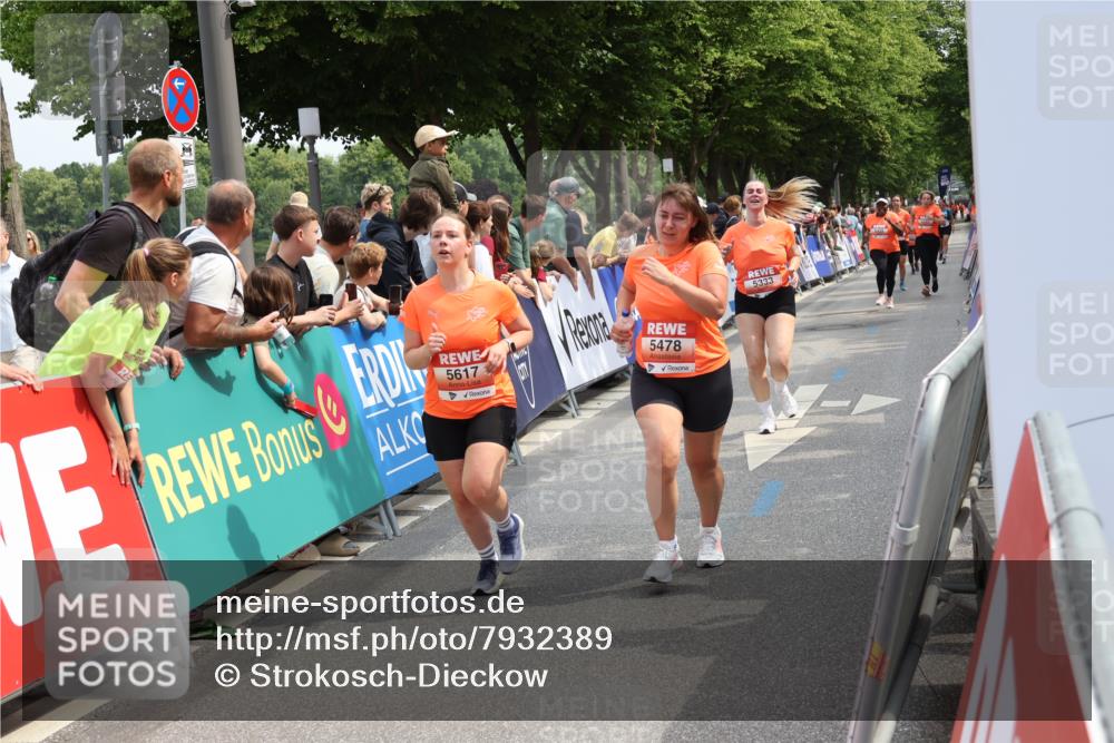 15.06.2025 - REWE Women's Run Strokosch-Dieckow http://msf.ph/oto/7932389 15.06.2025 11:03:08 Ziel 5064, 5190, 5246, 5333, 5425, 5478, 5538, 5617 meine-sportfotos.de