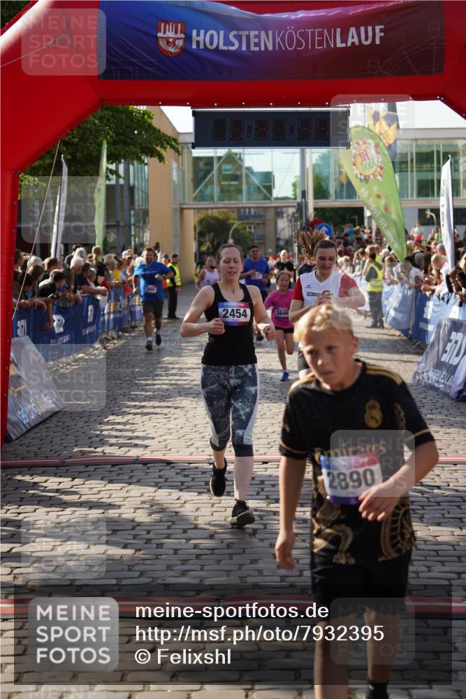13.06.2025 - Holstenköstenlauf Felixshl http://msf.ph/oto/7932395 13.06.2025 18:01:45 Laufen 2231, 2232, 2238, 2252, 2454, 2856, 2890, 3579, 3646, 3710, 3822, 3900 meine-sportfotos.de