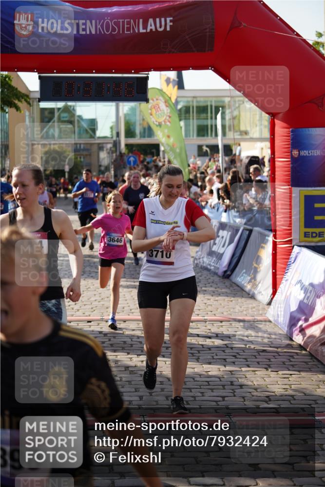 13.06.2025 - Holstenköstenlauf Felixshl http://msf.ph/oto/7932424 13.06.2025 18:01:47 Laufen 2231, 2232, 2238, 2252, 2454, 2856, 2890, 3579, 3646, 3710, 3822, 3900 meine-sportfotos.de