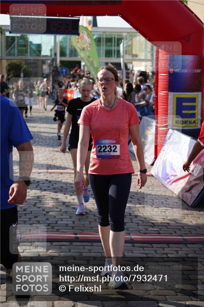 13.06.2025 - Holstenköstenlauf Felixshl http://msf.ph/oto/7932471 13.06.2025 18:01:54 Laufen 2005, 2068, 2231, 2232, 2238, 2252, 2279, 2856, 2920, 3121, 3579, 3618, 3726, 3800, 3900 meine-sportfotos.de
