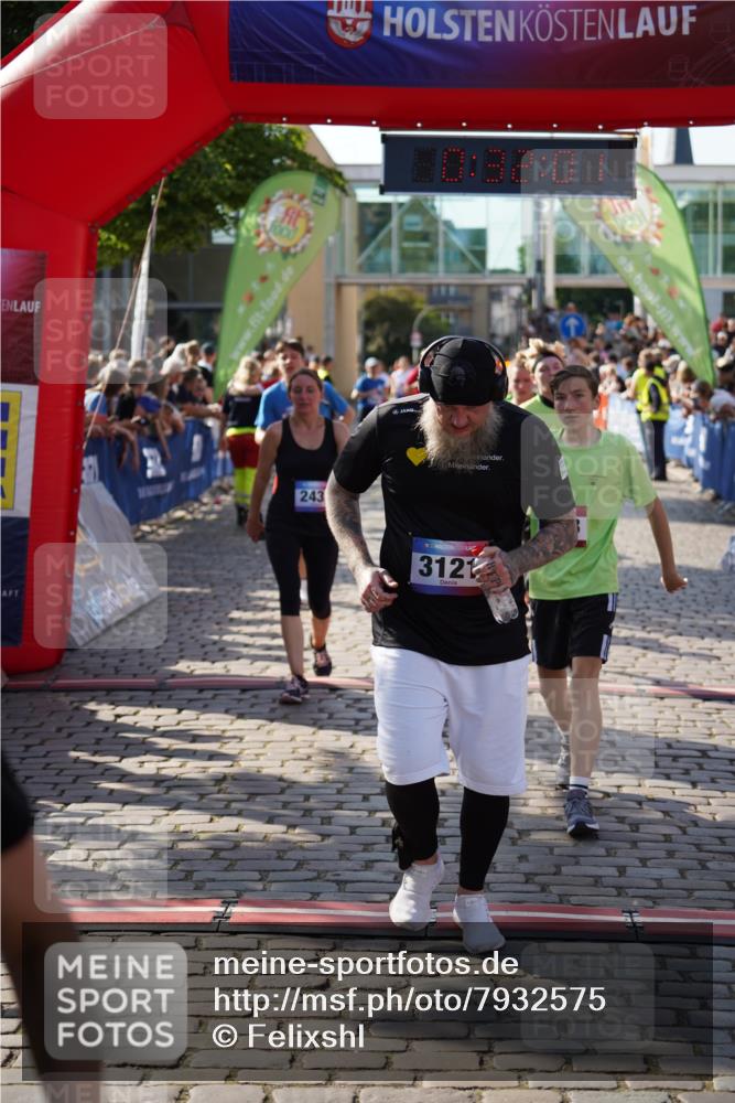 13.06.2025 - Holstenköstenlauf Felixshl http://msf.ph/oto/7932575 13.06.2025 18:02:02 Laufen 2005, 2279, 2435, 2916, 2920, 2998, 3121, 3161, 3296, 3617, 3618, 3726, 3752, 3800 meine-sportfotos.de