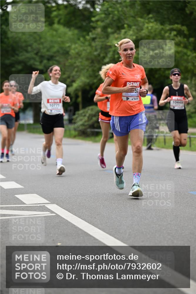 15.06.2025 - REWE Women's Run Dr. Thomas Lammeyer http://msf.ph/oto/7932602 15.06.2025 09:15:59 Laufen 10771, 10449 meine-sportfotos.de