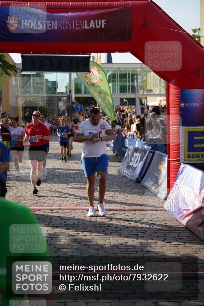 13.06.2025 - Holstenköstenlauf Felixshl http://msf.ph/oto/7932622 13.06.2025 18:02:09 Laufen 2013, 2410, 2994, 2998, 3090, 3095, 3161, 3296, 3578, 3630, 3927 meine-sportfotos.de