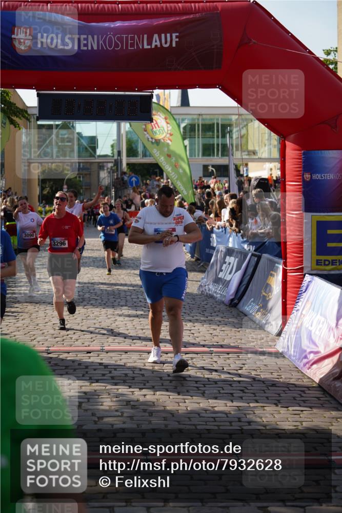 13.06.2025 - Holstenköstenlauf Felixshl http://msf.ph/oto/7932628 13.06.2025 18:02:09 Laufen 2013, 2410, 2994, 2998, 3090, 3095, 3161, 3296, 3578, 3630, 3927 meine-sportfotos.de