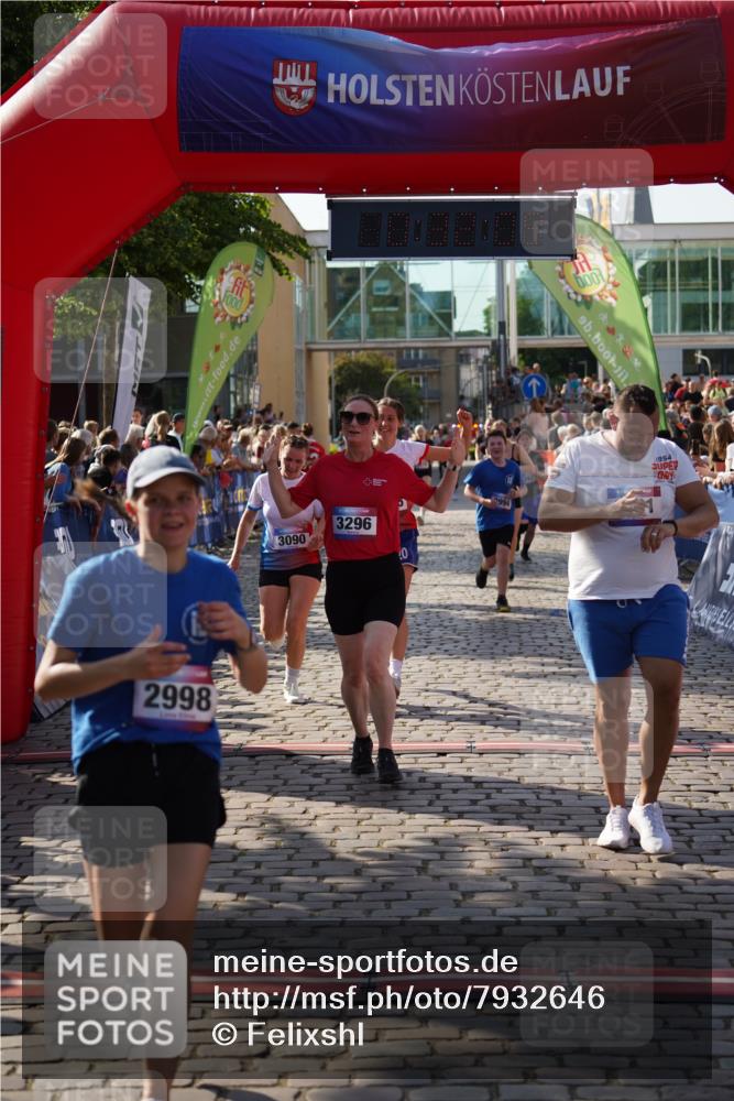 13.06.2025 - Holstenköstenlauf Felixshl http://msf.ph/oto/7932646 13.06.2025 18:02:10 Laufen 2010, 2013, 2410, 2994, 2998, 3090, 3095, 3161, 3296, 3578, 3606, 3630, 3927 meine-sportfotos.de