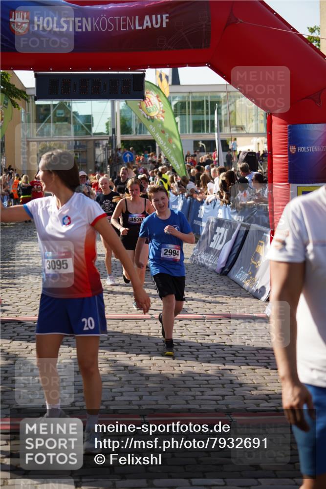 13.06.2025 - Holstenköstenlauf Felixshl http://msf.ph/oto/7932691 13.06.2025 18:02:13 Laufen 2009, 2010, 2013, 2410, 2502, 2994, 3090, 3095, 3296, 3578, 3606, 3630, 3927 meine-sportfotos.de