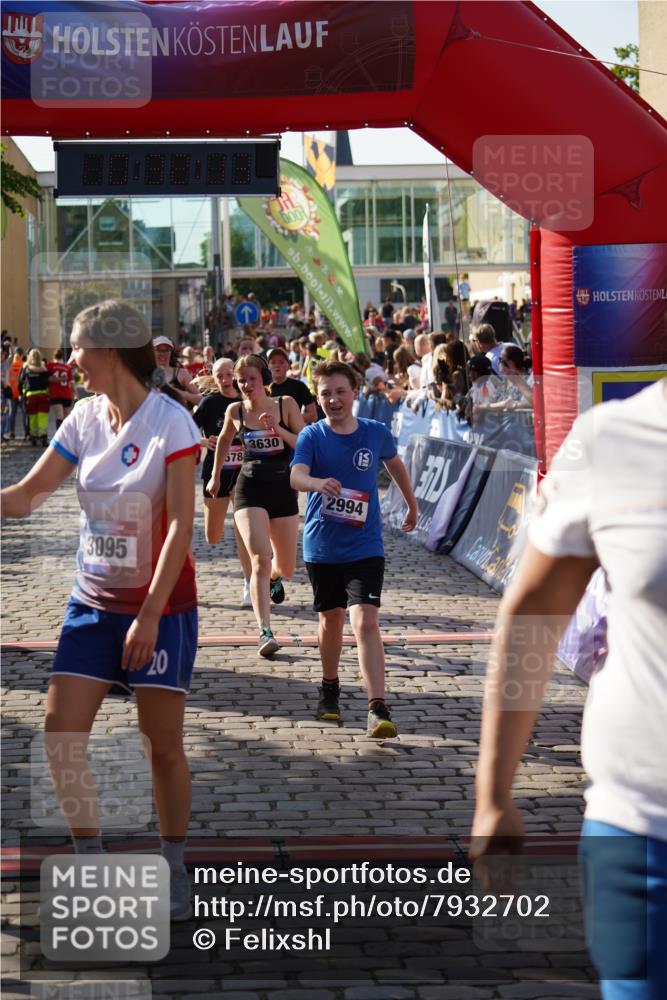 13.06.2025 - Holstenköstenlauf Felixshl http://msf.ph/oto/7932702 13.06.2025 18:02:14 Laufen 2009, 2010, 2013, 2410, 2449, 2502, 2994, 3090, 3095, 3296, 3578, 3606, 3630, 3927 meine-sportfotos.de