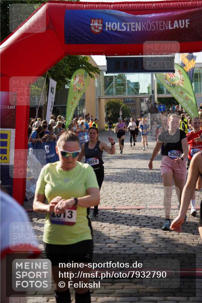13.06.2025 - Holstenköstenlauf Felixshl http://msf.ph/oto/7932790 13.06.2025 18:02:18 Laufen 2009, 2010, 2013, 2410, 2449, 2502, 2679, 3046, 3141, 3310, 3578, 3606, 3630, 3635, 3807, 3927 meine-sportfotos.de