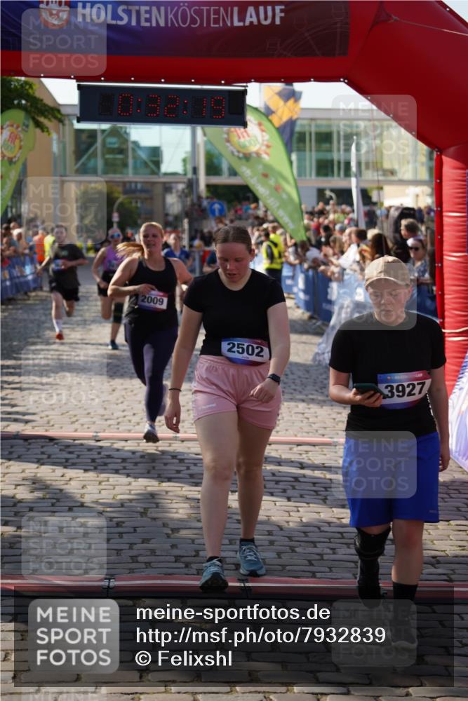 13.06.2025 - Holstenköstenlauf Felixshl http://msf.ph/oto/7932839 13.06.2025 18:02:20 Laufen 2009, 2010, 2449, 2502, 2679, 3000, 3046, 3078, 3141, 3310, 3606, 3635, 3807, 3927 meine-sportfotos.de