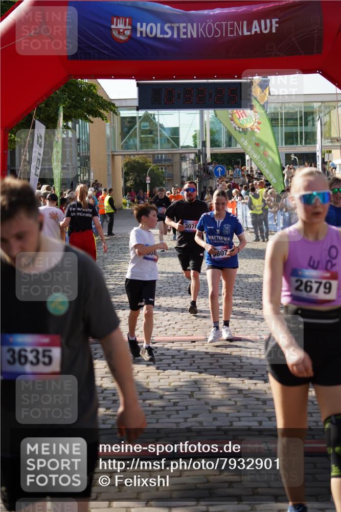 13.06.2025 - Holstenköstenlauf Felixshl http://msf.ph/oto/7932901 13.06.2025 18:02:26 Laufen 2022, 2449, 2679, 2878, 3000, 3046, 3078, 3141, 3254, 3310, 3635, 3807 meine-sportfotos.de