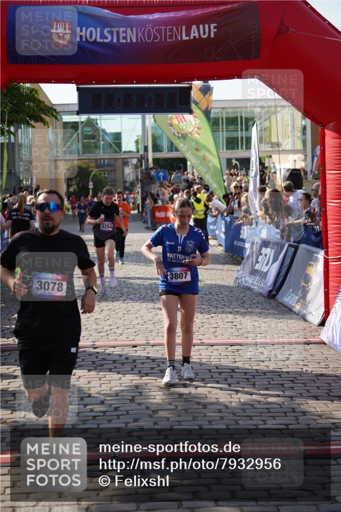 13.06.2025 - Holstenköstenlauf Felixshl http://msf.ph/oto/7932956 13.06.2025 18:02:29 Laufen 2022, 2878, 3000, 3046, 3078, 3254, 3676, 3807 meine-sportfotos.de