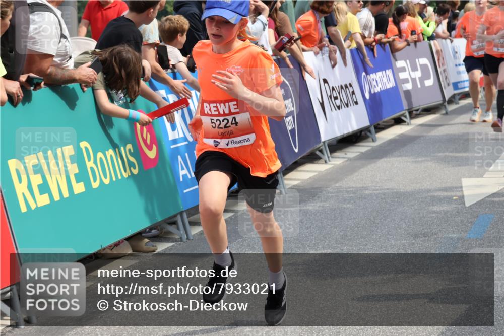 15.06.2025 - REWE Women's Run Strokosch-Dieckow http://msf.ph/oto/7933021 15.06.2025 11:05:22 Ziel 5116, 5202, 5223, 5224, 5321, 5346, 5347, 5401, 5518, 5557, 5639, 5646, 5690 meine-sportfotos.de