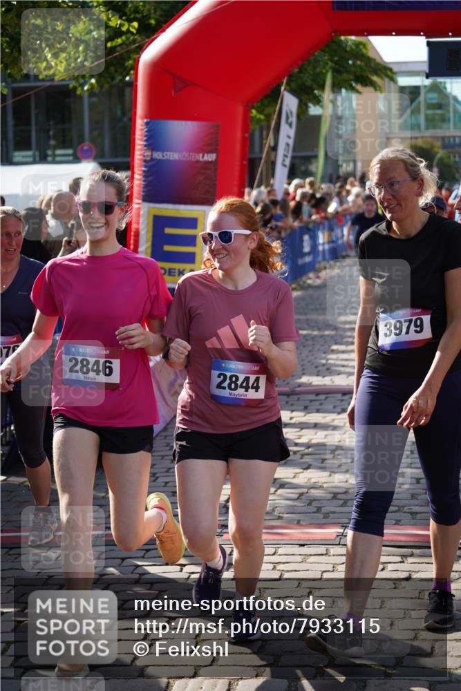 13.06.2025 - Holstenköstenlauf Felixshl http://msf.ph/oto/7933115 13.06.2025 18:02:45 Laufen 2138, 2484, 2562, 2782, 2844, 2846, 2975, 2986, 3290, 3610, 3817, 3839, 3904, 3921, 3947, 3976, 3977, 3979 meine-sportfotos.de