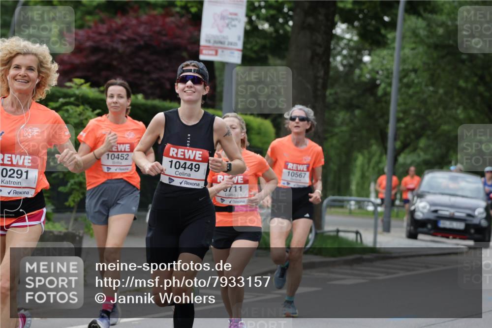 15.06.2025 - REWE Women's Run Jannik Wohlers http://msf.ph/oto/7933157 15.06.2025 08:24:12 Laufen 16, 2825, 0291, 10452, 10449, 711, 10567, 1964 meine-sportfotos.de