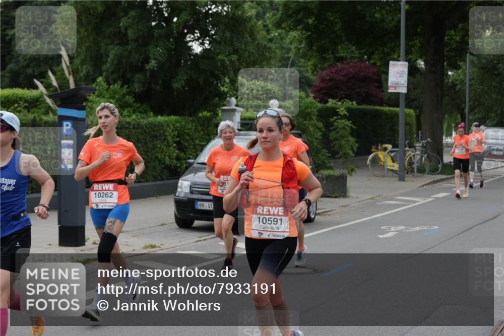 15.06.2025 - REWE Women's Run Jannik Wohlers http://msf.ph/oto/7933191 15.06.2025 08:24:30 Laufen 10262, 10591 meine-sportfotos.de