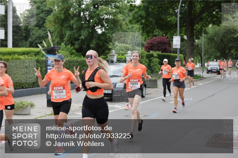 15.06.2025 - REWE Women's Run Jannik Wohlers http://msf.ph/oto/7933225 15.06.2025 08:24:43 Laufen 10566, 1043, 10692, 10203 meine-sportfotos.de