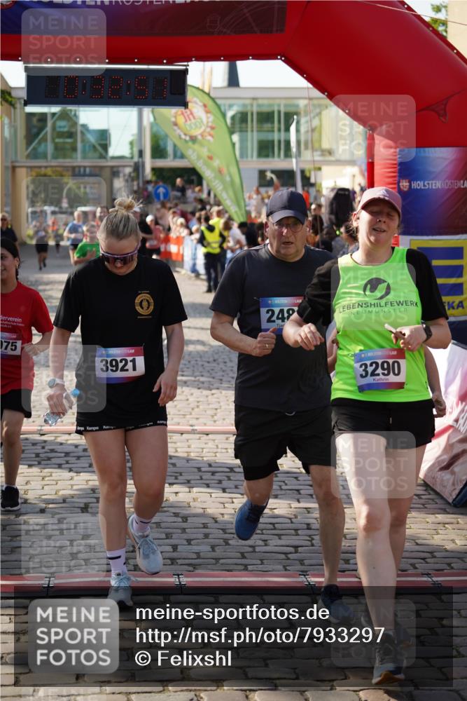 13.06.2025 - Holstenköstenlauf Felixshl http://msf.ph/oto/7933297 13.06.2025 18:02:53 Laufen 2484, 2782, 2975, 3018, 3150, 3257, 3290, 3295, 3664, 3665, 3817, 3921, 3949, 3977 meine-sportfotos.de