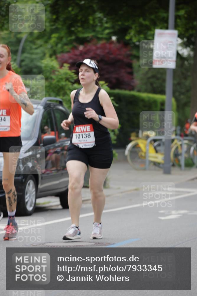 15.06.2025 - REWE Women's Run Jannik Wohlers http://msf.ph/oto/7933345 15.06.2025 08:24:56 Laufen 94, 10138 meine-sportfotos.de
