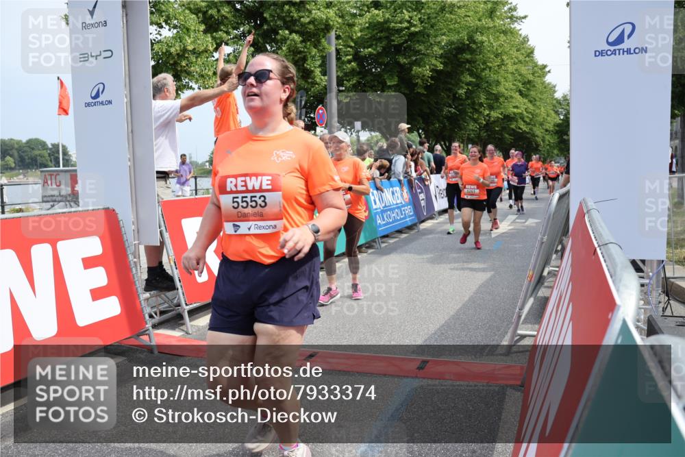 15.06.2025 - REWE Women's Run Strokosch-Dieckow http://msf.ph/oto/7933374 15.06.2025 11:05:56 Ziel 5005, 5028, 5146, 5195, 5212, 5261, 5265, 5284, 5285, 5298, 5387, 5388, 5468, 5472, 5530, 5553, 5559, 5636 meine-sportfotos.de