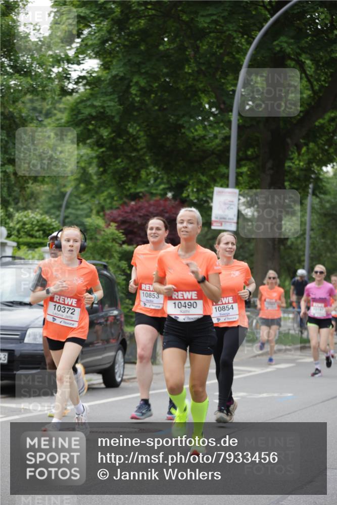 15.06.2025 - REWE Women's Run Jannik Wohlers http://msf.ph/oto/7933456 15.06.2025 08:25:14 Laufen 3, 10372, 10853, 10490, 10854 meine-sportfotos.de