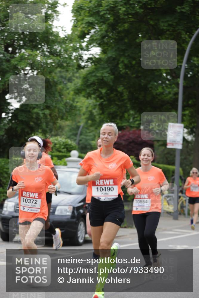 15.06.2025 - REWE Women's Run Jannik Wohlers http://msf.ph/oto/7933490 15.06.2025 08:25:15 Laufen 10372, 10490, 10854 meine-sportfotos.de
