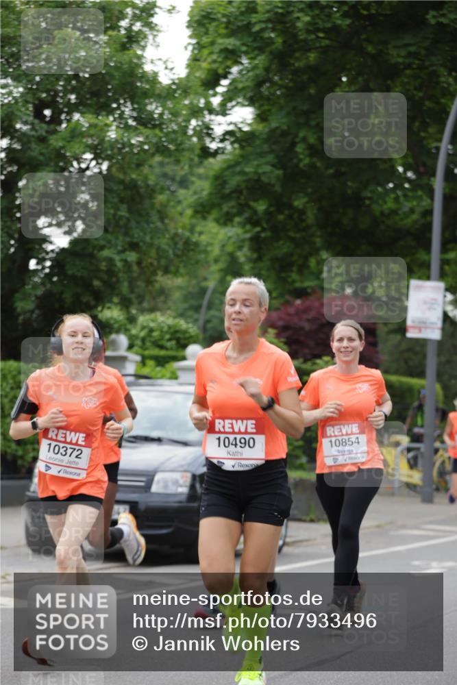 15.06.2025 - REWE Women's Run Jannik Wohlers http://msf.ph/oto/7933496 15.06.2025 08:25:15 Laufen 10372, 10490, 10854 meine-sportfotos.de