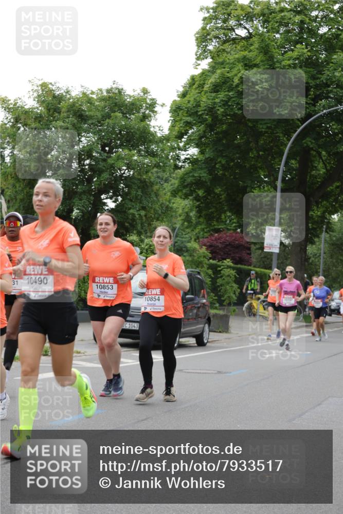 15.06.2025 - REWE Women's Run Jannik Wohlers http://msf.ph/oto/7933517 15.06.2025 08:25:16 Laufen 31, 10490, 10853, 10854, 1043, 10197 meine-sportfotos.de