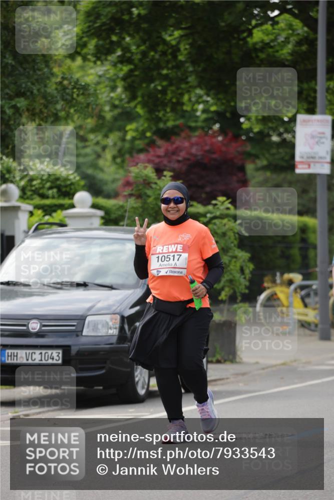 15.06.2025 - REWE Women's Run Jannik Wohlers http://msf.ph/oto/7933543 15.06.2025 08:33:41 Laufen 1043, 10517 meine-sportfotos.de