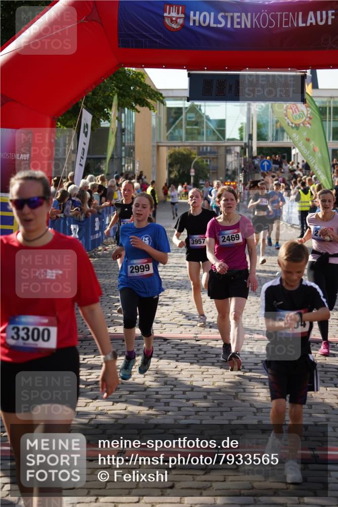 13.06.2025 - Holstenköstenlauf Felixshl http://msf.ph/oto/7933565 13.06.2025 18:03:10 Laufen 2104, 2164, 2469, 2875, 2914, 2978, 2999, 3010, 3300, 3773, 3957 meine-sportfotos.de