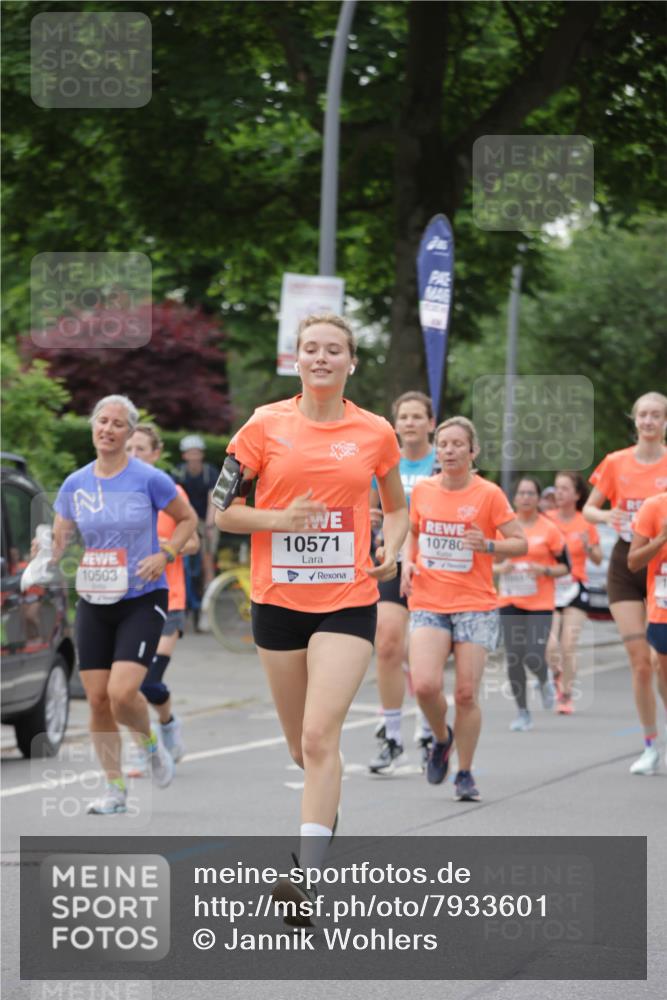 15.06.2025 - REWE Women's Run Jannik Wohlers http://msf.ph/oto/7933601 15.06.2025 08:25:19 Laufen 2, 10571, 10780 meine-sportfotos.de