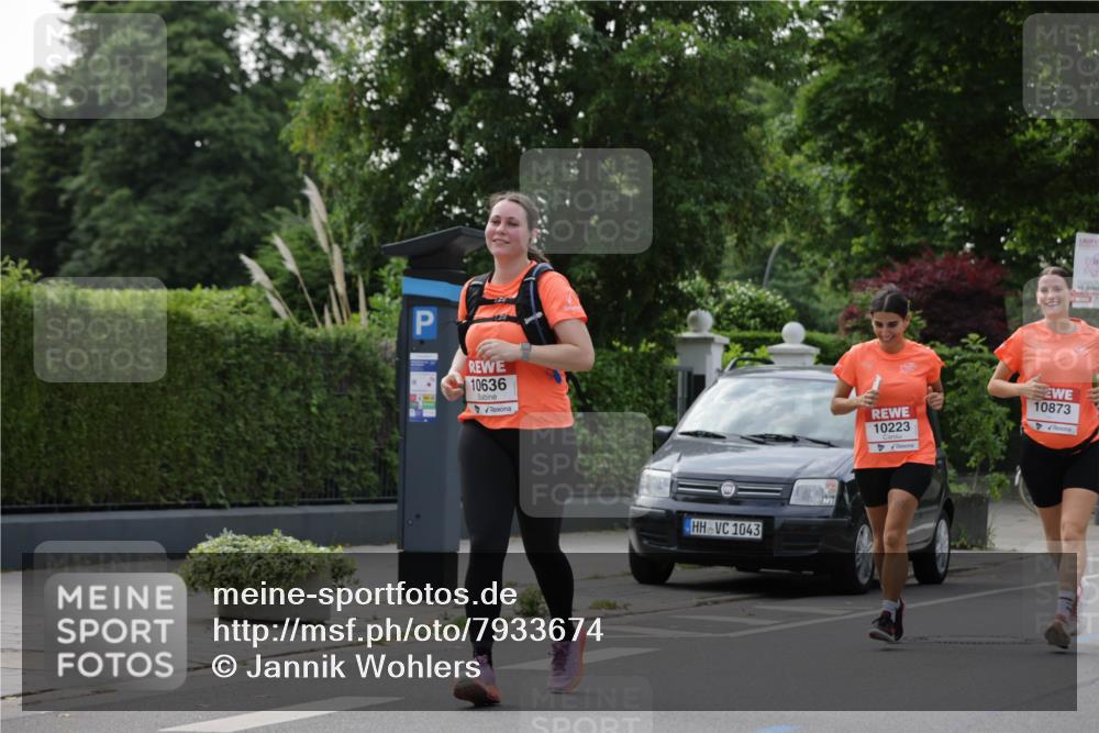 15.06.2025 - REWE Women's Run Jannik Wohlers http://msf.ph/oto/7933674 15.06.2025 08:33:56 Laufen 10636, 1043, 10223, 15, 10873 meine-sportfotos.de