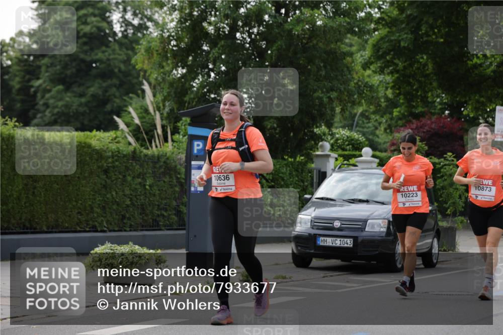 15.06.2025 - REWE Women's Run Jannik Wohlers http://msf.ph/oto/7933677 15.06.2025 08:33:57 Laufen 10636, 1043, 10223, 10873 meine-sportfotos.de