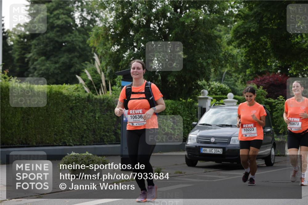 15.06.2025 - REWE Women's Run Jannik Wohlers http://msf.ph/oto/7933684 15.06.2025 08:33:57 Laufen 10636, 1043, 10223, 10873 meine-sportfotos.de