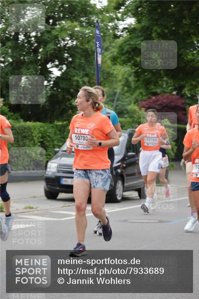 15.06.2025 - REWE Women's Run Jannik Wohlers http://msf.ph/oto/7933689 15.06.2025 08:25:22 Laufen 4649, 10780, 10164 meine-sportfotos.de