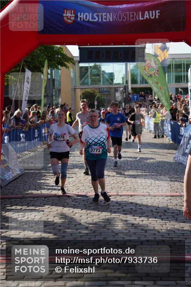 13.06.2025 - Holstenköstenlauf Felixshl http://msf.ph/oto/7933736 13.06.2025 18:03:18 Laufen 2073, 2213, 2214, 2914, 2978, 3010, 3031, 3294, 3769, 3773, 3786, 3864, 3925, 3983 meine-sportfotos.de