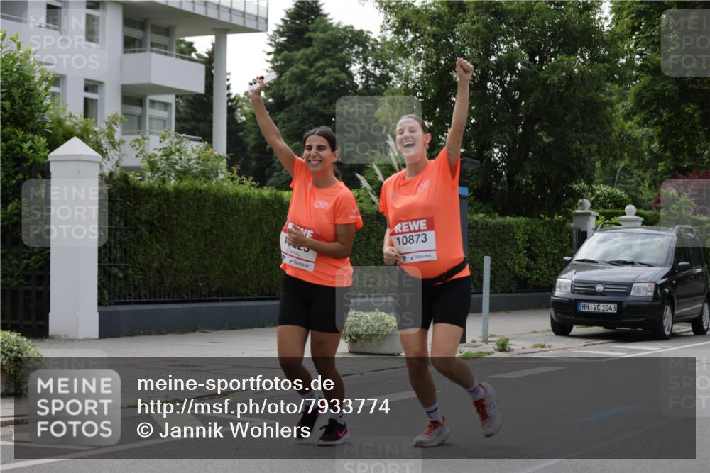 15.06.2025 - REWE Women's Run Jannik Wohlers http://msf.ph/oto/7933774 15.06.2025 08:33:59 Laufen 212, 10873, 1043 meine-sportfotos.de