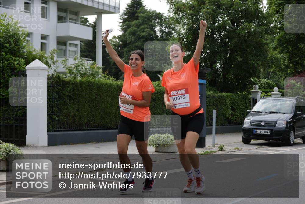 15.06.2025 - REWE Women's Run Jannik Wohlers http://msf.ph/oto/7933777 15.06.2025 08:34:00 Laufen 10873, 1043 meine-sportfotos.de