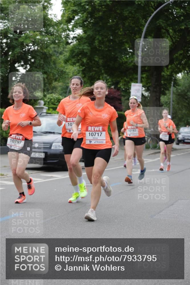 15.06.2025 - REWE Women's Run Jannik Wohlers http://msf.ph/oto/7933795 15.06.2025 08:25:26 Laufen 10797, 1043, 107, 4, 10183, 10717, 10163 meine-sportfotos.de
