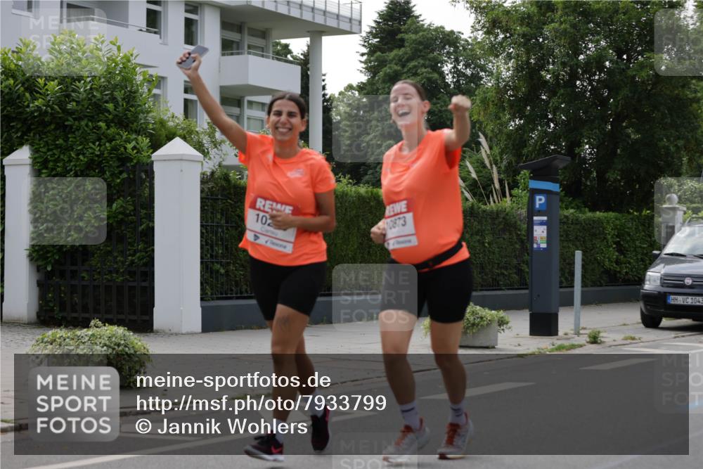 15.06.2025 - REWE Women's Run Jannik Wohlers http://msf.ph/oto/7933799 15.06.2025 08:34:00 Laufen 102, 10873, 1043 meine-sportfotos.de