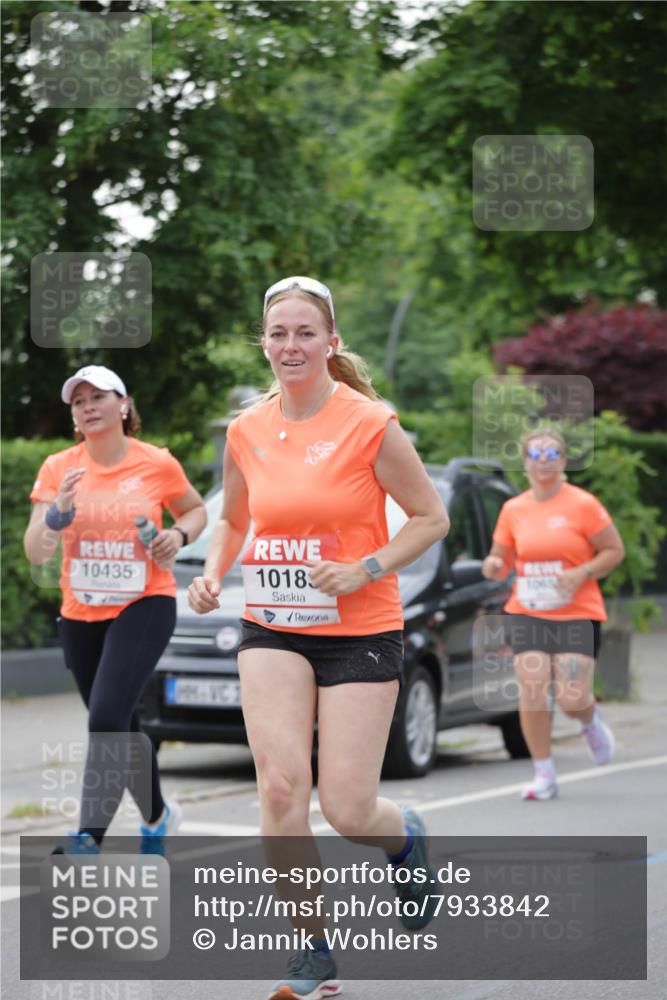 15.06.2025 - REWE Women's Run Jannik Wohlers http://msf.ph/oto/7933842 15.06.2025 08:25:27 Laufen 10435, 1018 meine-sportfotos.de
