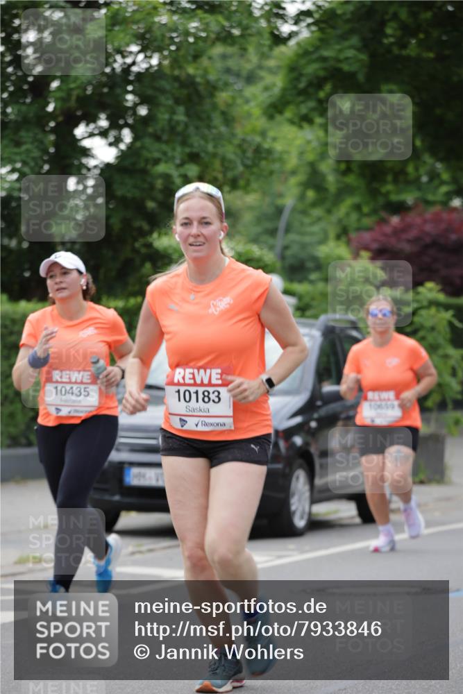15.06.2025 - REWE Women's Run Jannik Wohlers http://msf.ph/oto/7933846 15.06.2025 08:25:27 Laufen 10435, 10183 meine-sportfotos.de