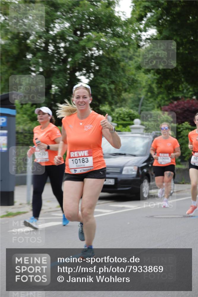 15.06.2025 - REWE Women's Run Jannik Wohlers http://msf.ph/oto/7933869 15.06.2025 08:25:27 Laufen 10435, 10183, 10659, 10 meine-sportfotos.de