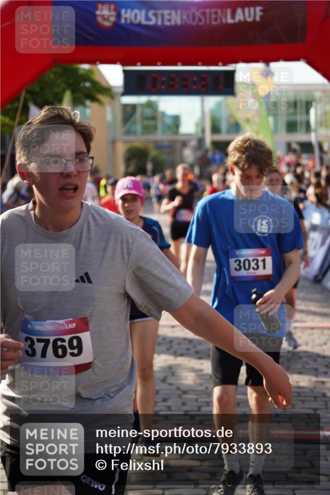13.06.2025 - Holstenköstenlauf Felixshl http://msf.ph/oto/7933893 13.06.2025 18:03:22 Laufen 2073, 2213, 2214, 2358, 2442, 2978, 3031, 3294, 3769, 3773, 3779, 3786, 3806, 3864, 3925, 3983 meine-sportfotos.de