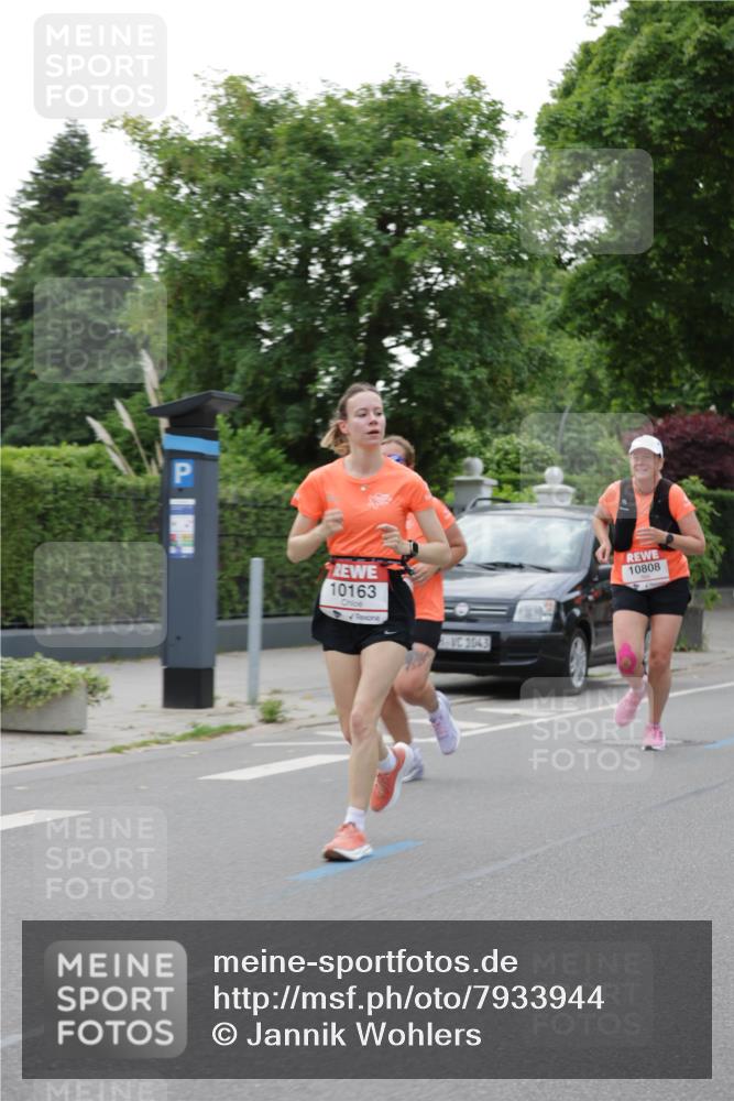 15.06.2025 - REWE Women's Run Jannik Wohlers http://msf.ph/oto/7933944 15.06.2025 08:25:29 Laufen 10163, 1043, 10808 meine-sportfotos.de