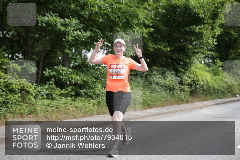 15.06.2025 - REWE Women's Run Jannik Wohlers http://msf.ph/oto/7934015 15.06.2025 10:12:02 Laufen 5267 meine-sportfotos.de