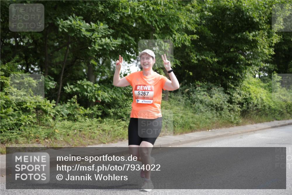 15.06.2025 - REWE Women's Run Jannik Wohlers http://msf.ph/oto/7934022 15.06.2025 10:12:02 Laufen 5267 meine-sportfotos.de